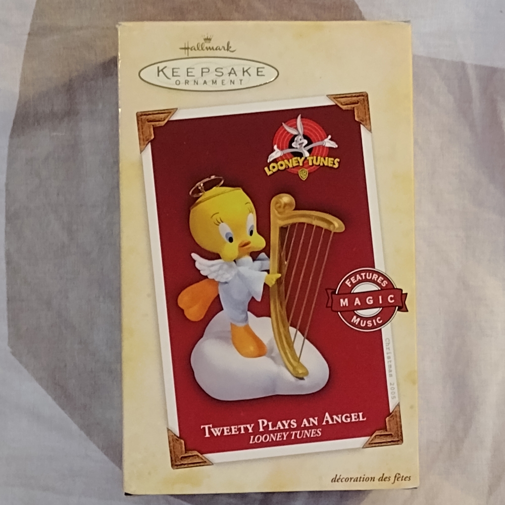 Hallmark Looney Tunes Tweety Angel Ornament
